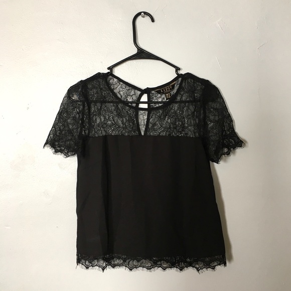 Lace top - Picture 1 of 2
